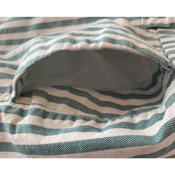 OLD NAVY EVERYDAY SHORT, WOMENS, 4, GREEN & WHITE VERTICAL STRIPES, MID-RISE - Picture 6 of 10